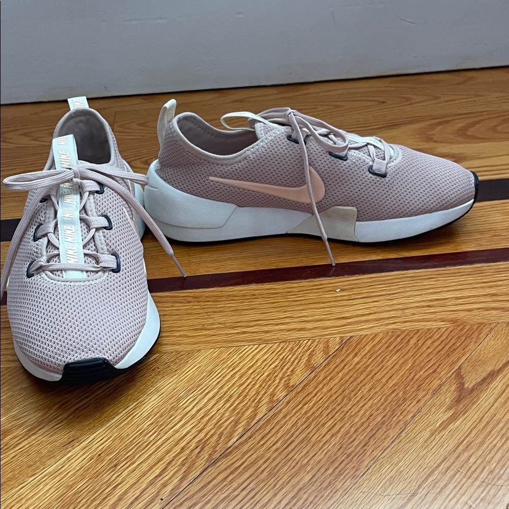 Nike Women’s Blush Pink Mesh Lace-Up Sneakers